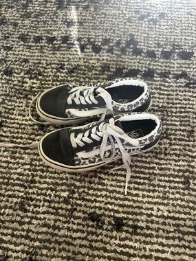 Vans Low Top Sneakers - Black & White Animal Print